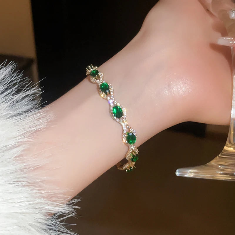 Rhinestone Round Clasp Bracelet